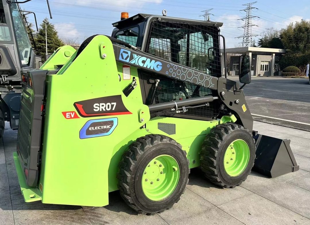 XC7-SR07E Skid Steer