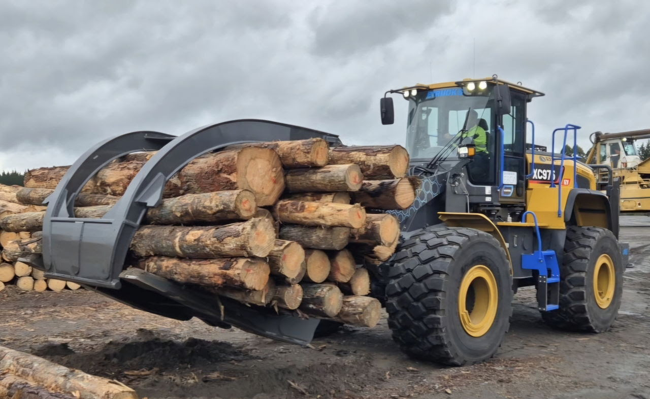 3. Etrucks XCMG XC975EV Timberlands RFH